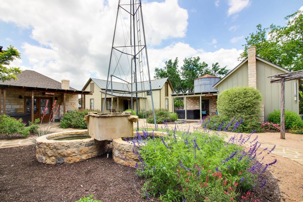 Wine Country Cottages On Main Fredericksburg Extérieur photo