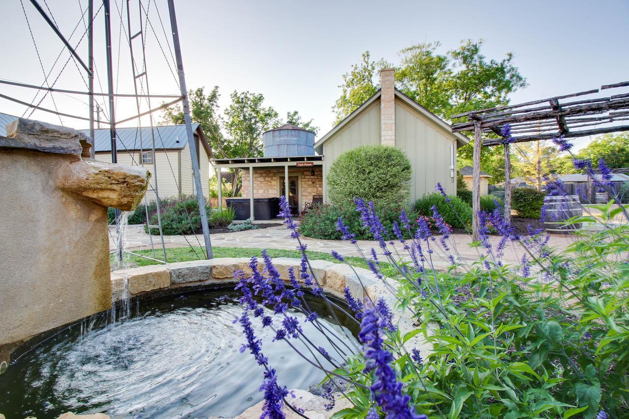 Wine Country Cottages On Main Fredericksburg Chambre photo